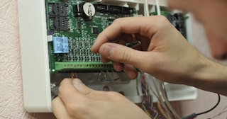 Монтаж аварийных сигнализаций от 3047 руб. в Кохме